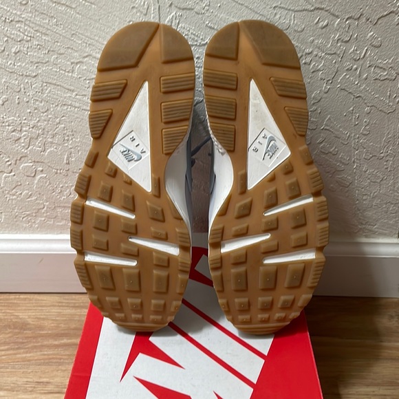 Nike Air Huarache size 9 - Picture 6 of 8